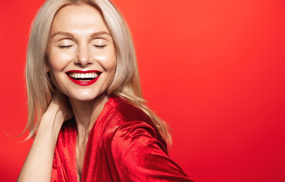 woman holiday beauty trends